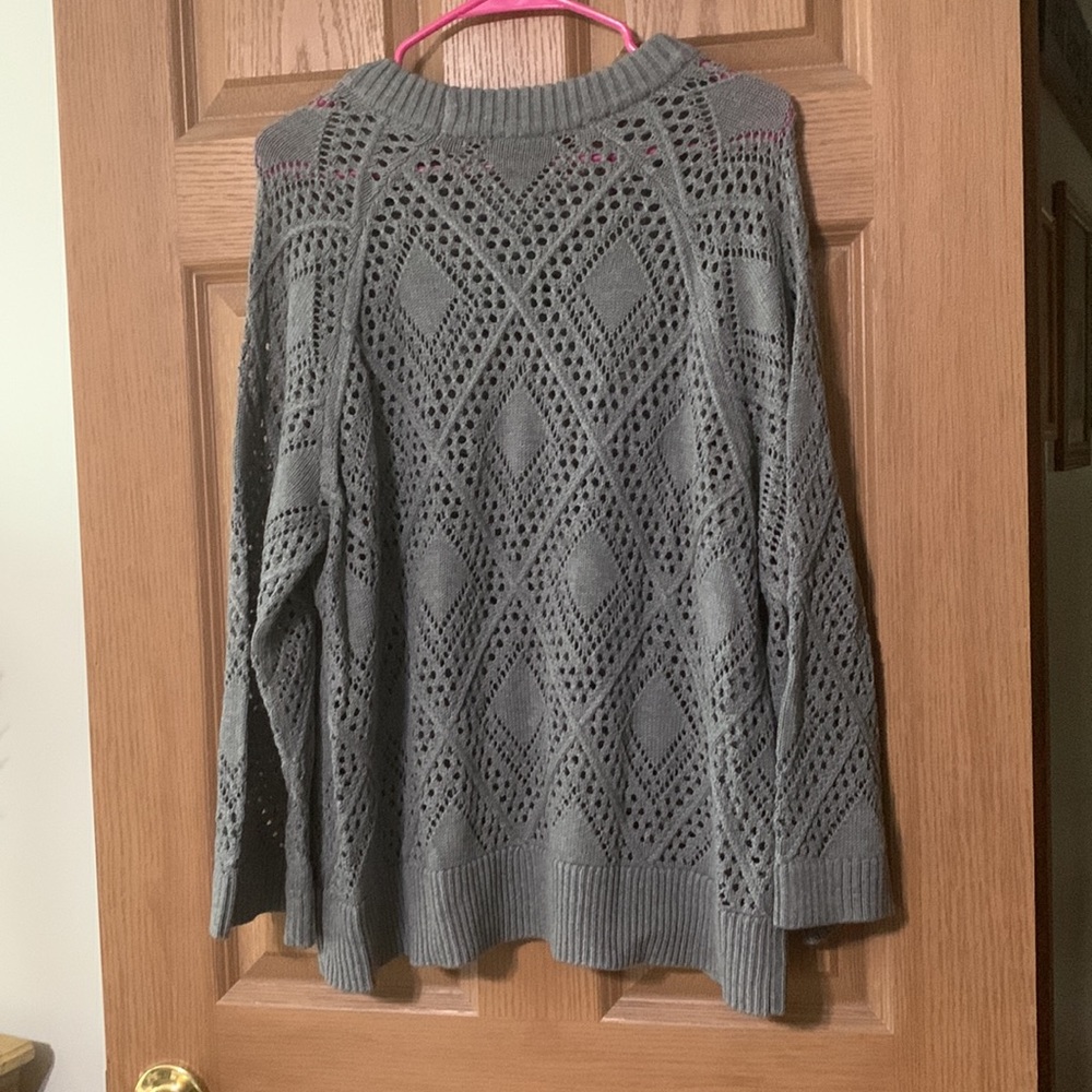 NWOT Torrid crew neck sweater